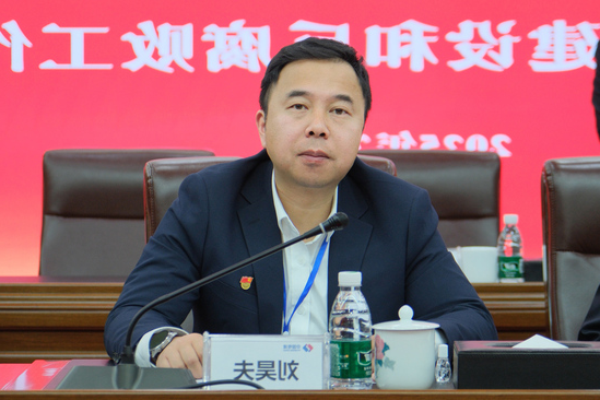 刘昊夫 修.jpg