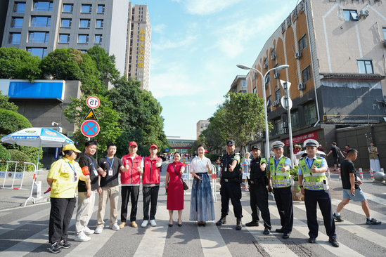 科研设想院团委展开高考护航自愿办事勾当.jpg