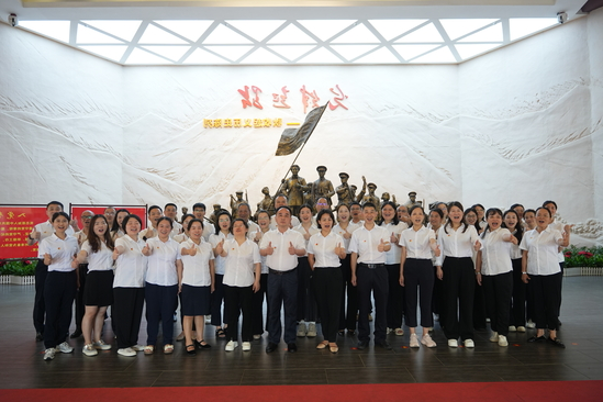 20250724-红色教育活动合影(秋收起义纪念馆).jpg